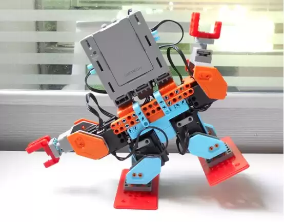 Модуль uart RF используется для управления роботом Building Block.