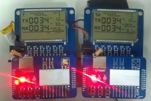 Физическая схема связи между RF4432PRO (слева) и RF4463PRO